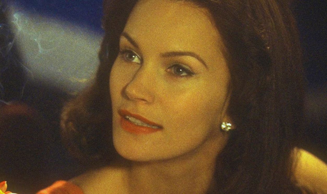 Screenshot from Power and Beauty (2002) 