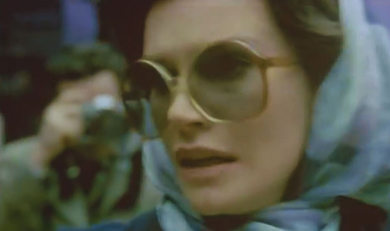 Screenshot from Power and Beauty (2002) 