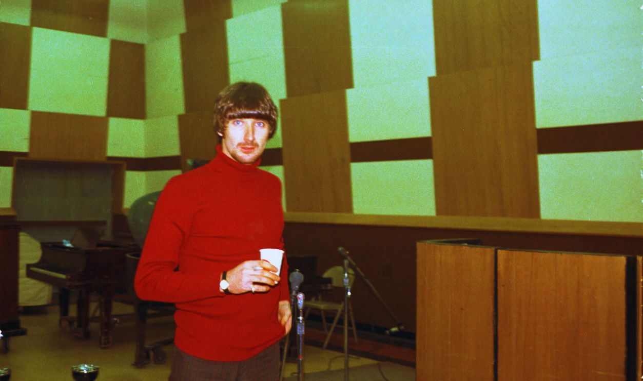 Gettyimages - 74261638, Photo of Denny Doherty 