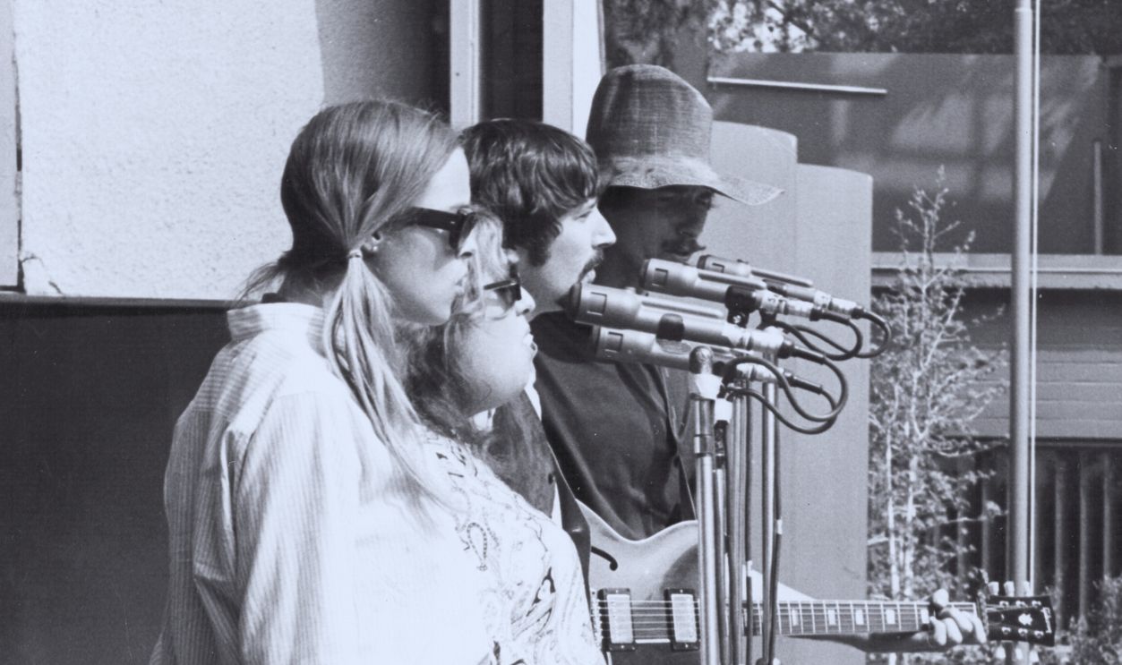 Gettyimages - 74282536, The Mamas And The Papas At The Hollywood Bowl 