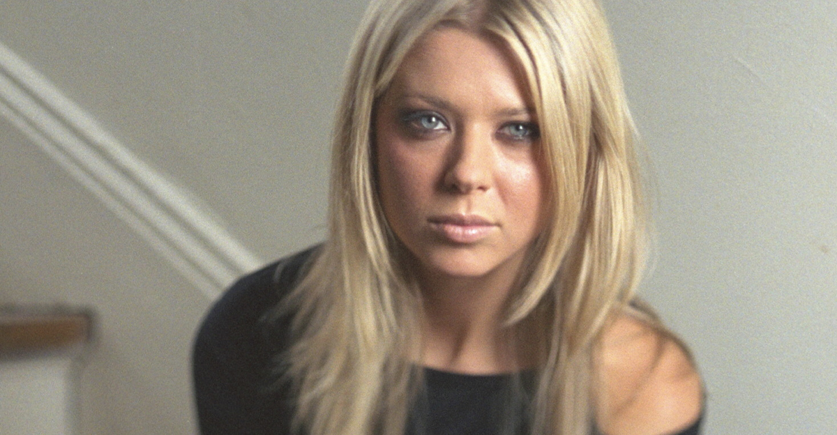 Portrait of young Tara Reid