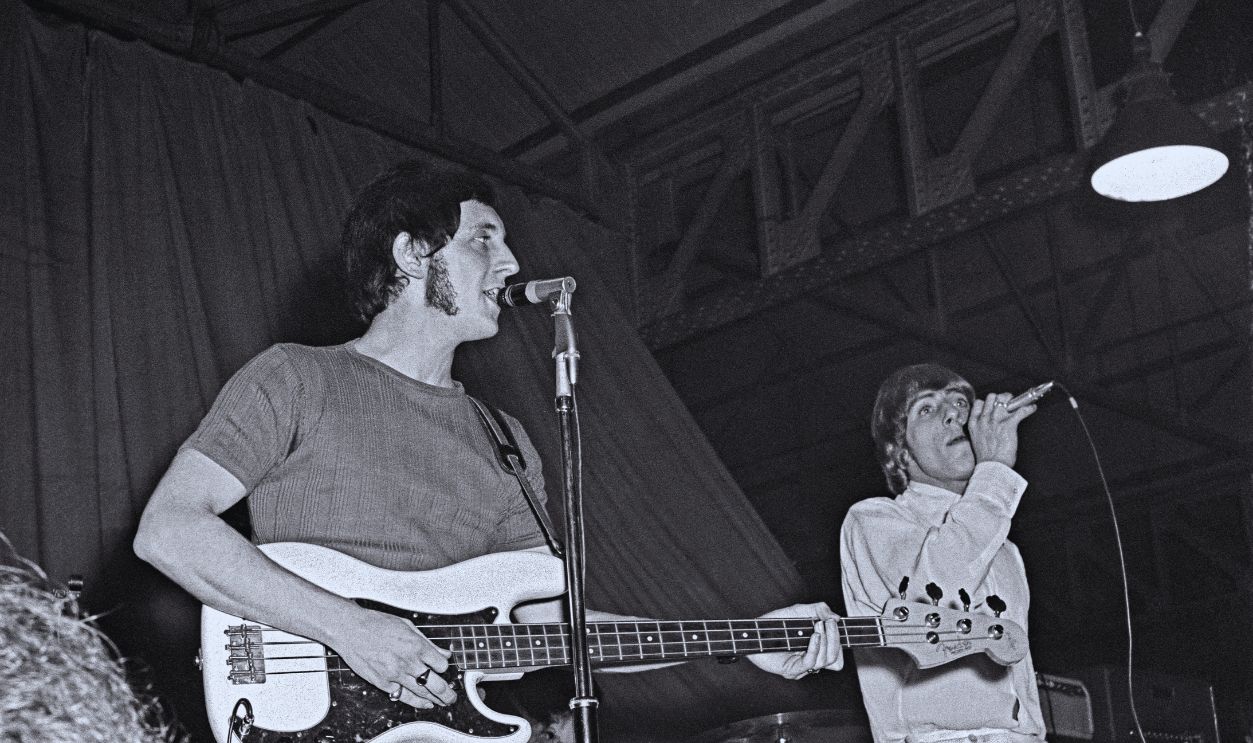 Gettyimages - 154038745, The Who Perform In Leeds LEEDS - OCTOBER 14: John Entwistle and Roger Daltrey of The Who performs on stage at the Queen's Hall Leeds on 14th October 1966.