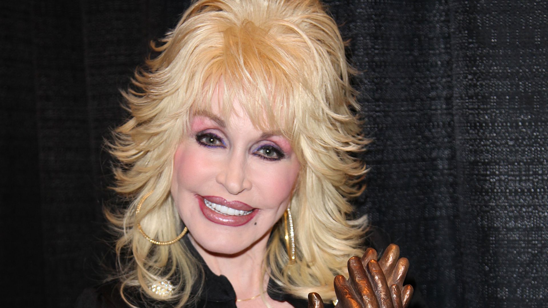 Dolly Parton accepting Liseberg Applause Award 2010
