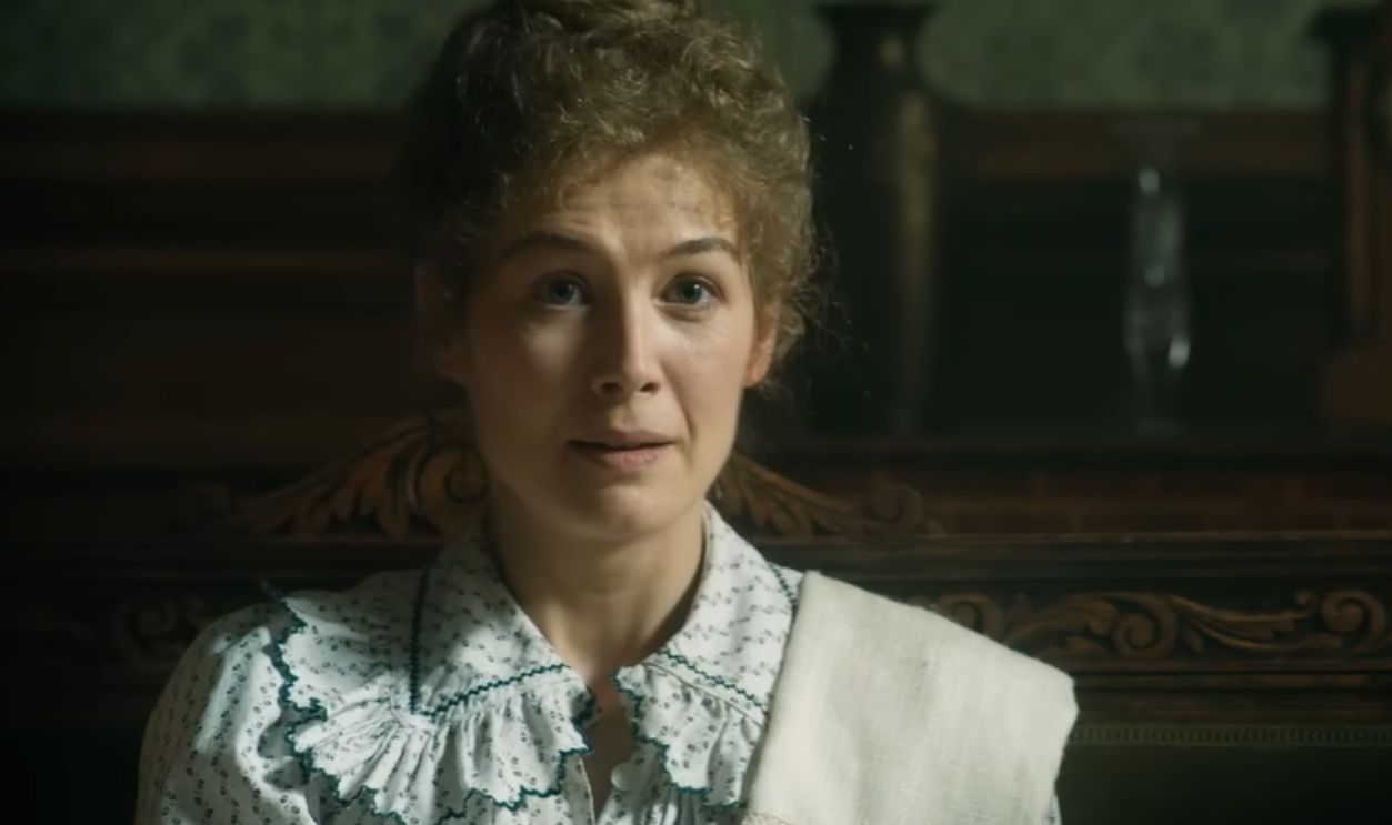 Screenshot from Radioactive (2019) 