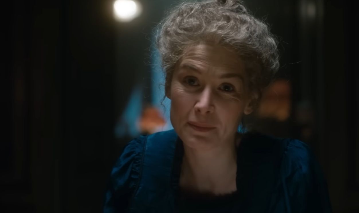 Screenshot from Radioactive (2019) 