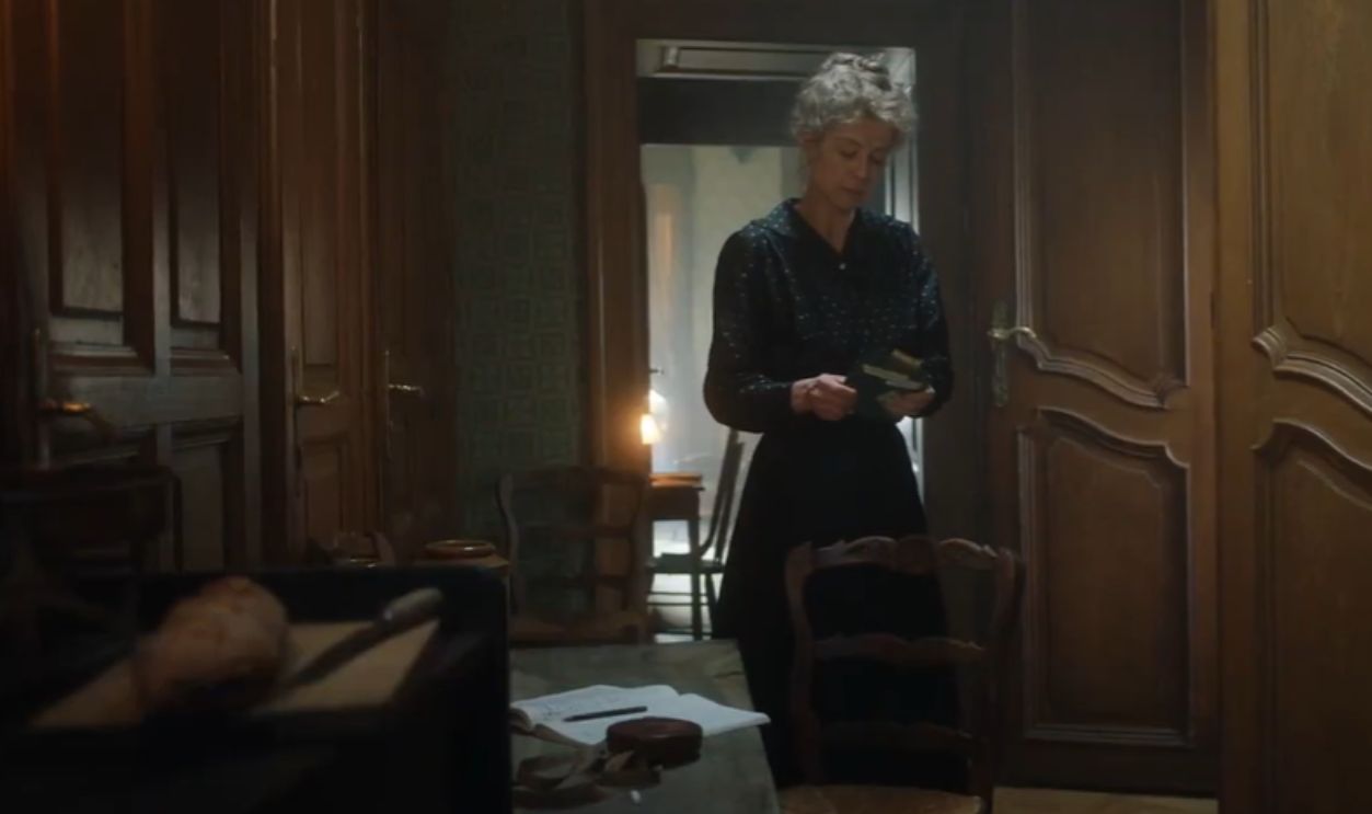 Screenshot from Radioactive (2019) 