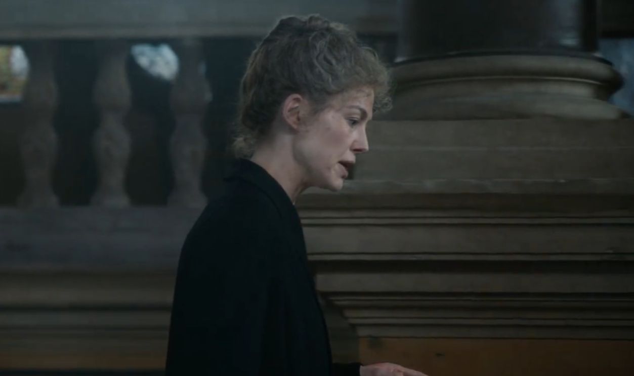 Screenshot from Radioactive (2019) 
