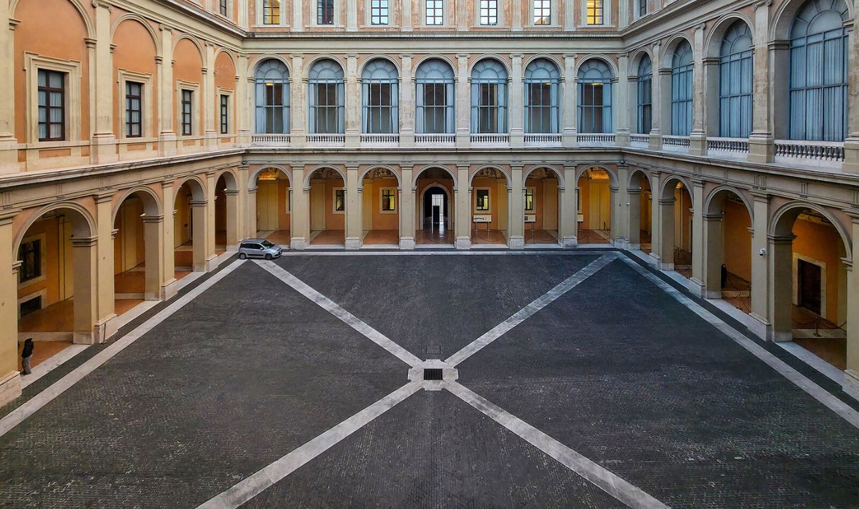 File:02 Lateran Palace Courtyard.jpg