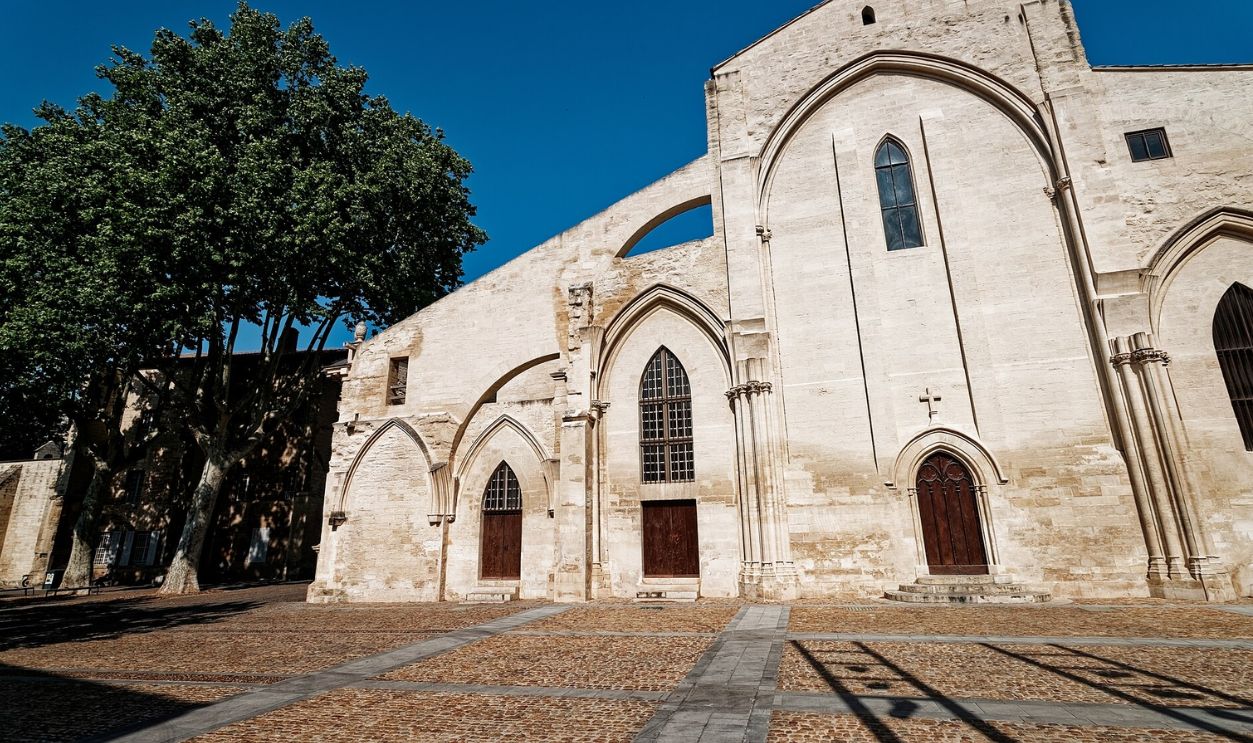 File:Avignon - Place des Corps-Saints - Panorama View on Eglise des Celestins 1389-1452 - Gothic architecture - Burial place of Avignon popes 05.jpg