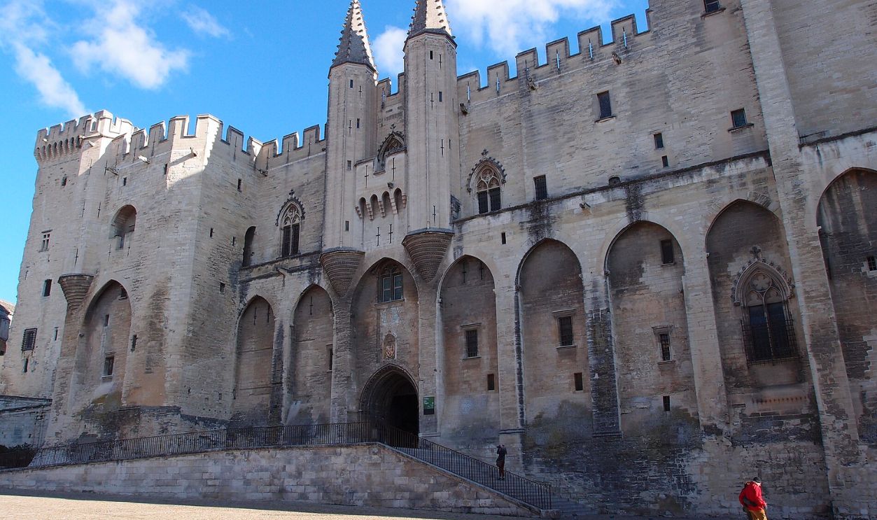 File:Palace of the Popes @ Avignon (8258922399).jpg