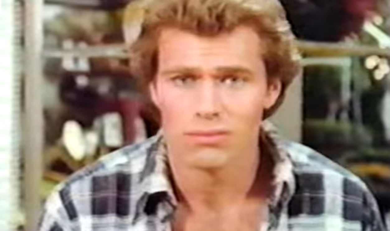 Screenshot from Cover-Up (1984-1985) 