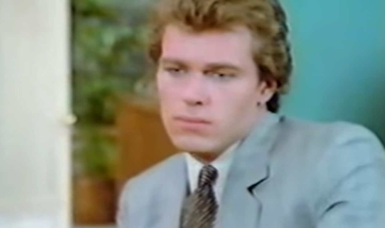 Screenshot from Cover-Up (1984-1985) 