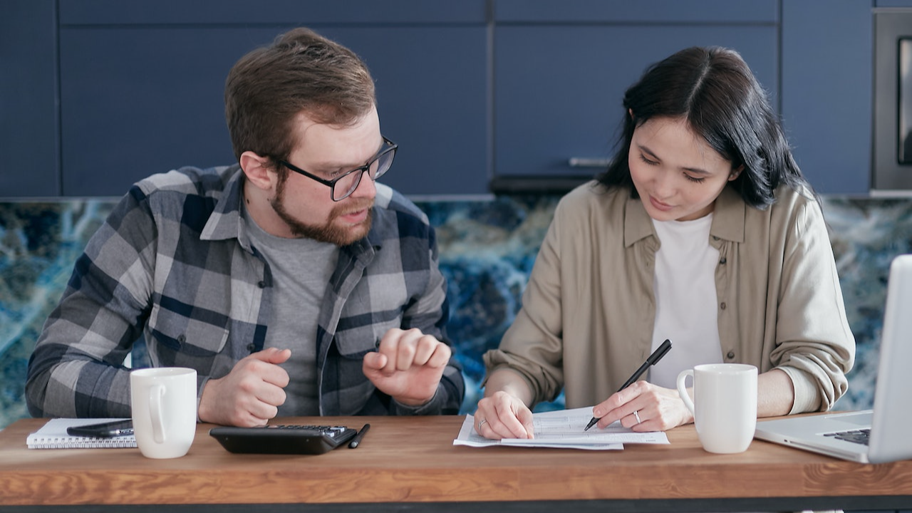Dating An Idiot
