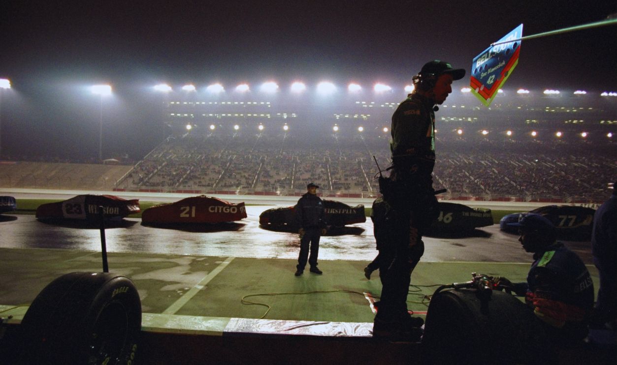 Gettyimages - 72465049, NAPA 500 8 Nov 1998: General view as rain delays the running of the NASCAR Napa 500 at the Atlanta Motor Speedway in Hampton, Georgia. 