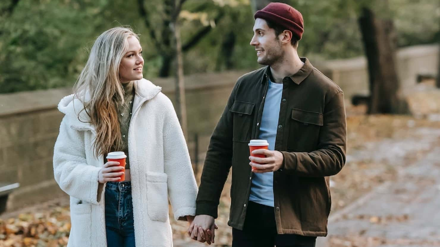 These First Date Red Flags Will Have You Swiping Left