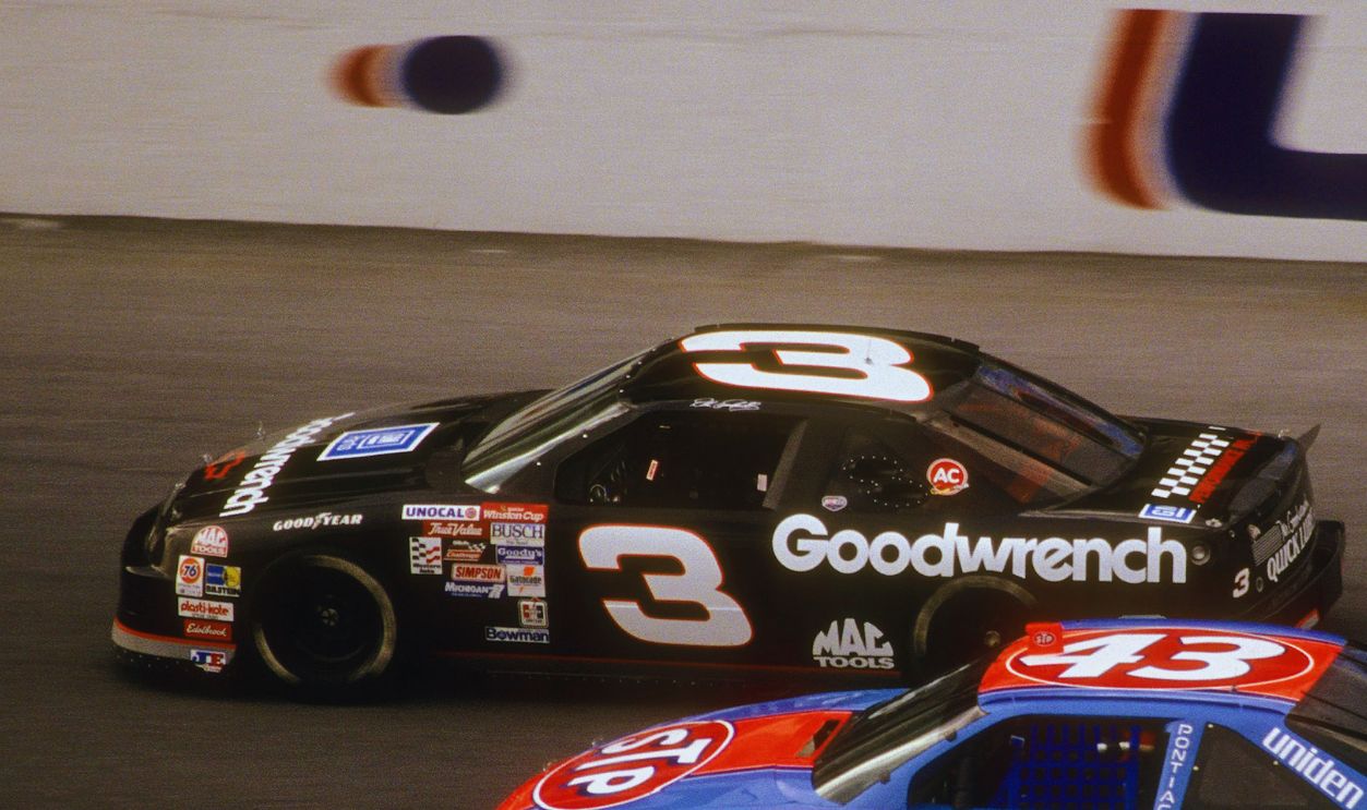 Gettyimages  - 98415071, February 16, 1992: Daytona 500 - Richard Petty DAYTONA BEACH, FL - FEBRUARY 16,1992: Nascar Driver Richard Petty in action in the STP #43 car with Dale Earnhardt in the #3 car February 17, 1991 during the Nascar Winston Cup Daytona 500 at Daytona International Speedway in Daytona, FL. Petty finished 19th in the race. 