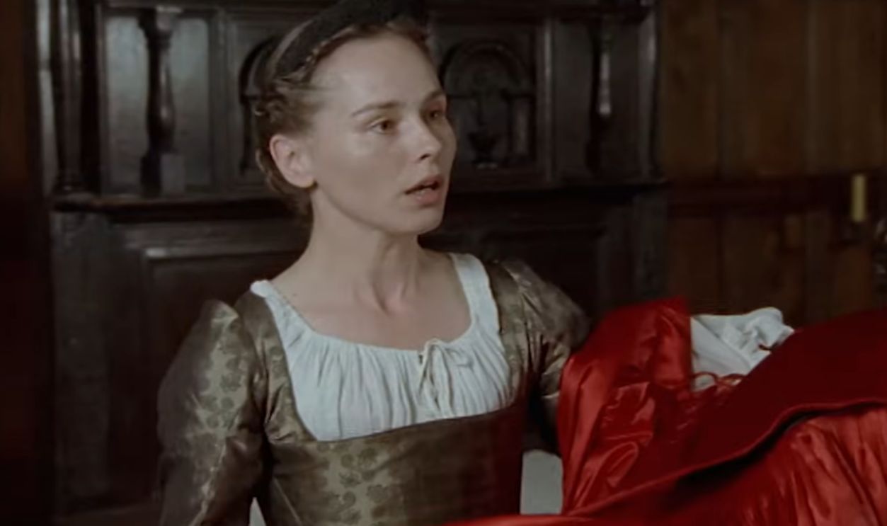 Screenshot from The Virgin Queen (2005–2006)
