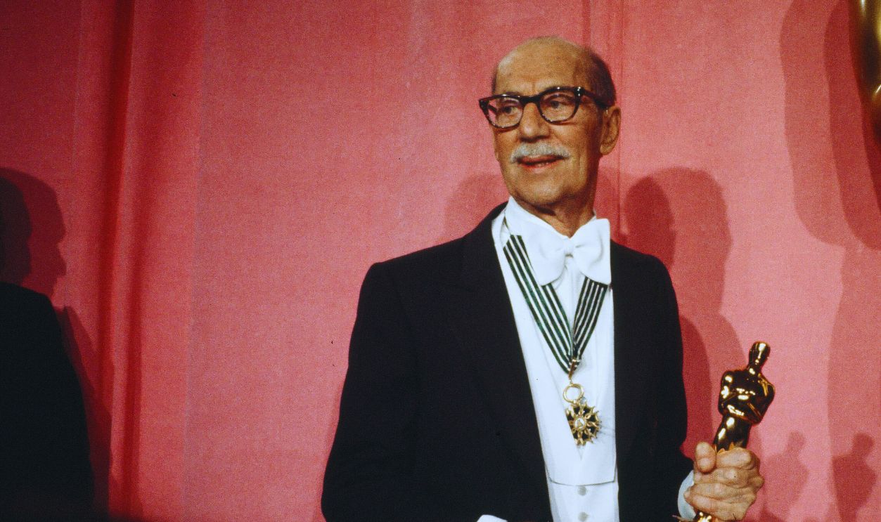 Gettyimages - 562771941, 46th Academy Awards LOS ANGELES,CA - APRIL 2,1974: Julius Henry 