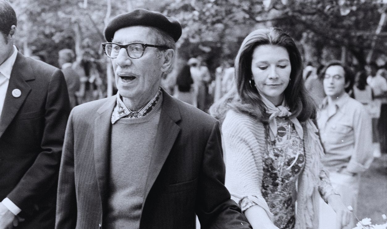 Gettyimages - 1469099497, McGovern California Primary Pre-Victory Party - Beverly Hills - 5 Jun 1972 Groucho Marx (L) and Erin Fleming attend a pre-victory party for George McGovern at Marlo Thomas's house in Beverly Hills, California, on June 5, 1972. 