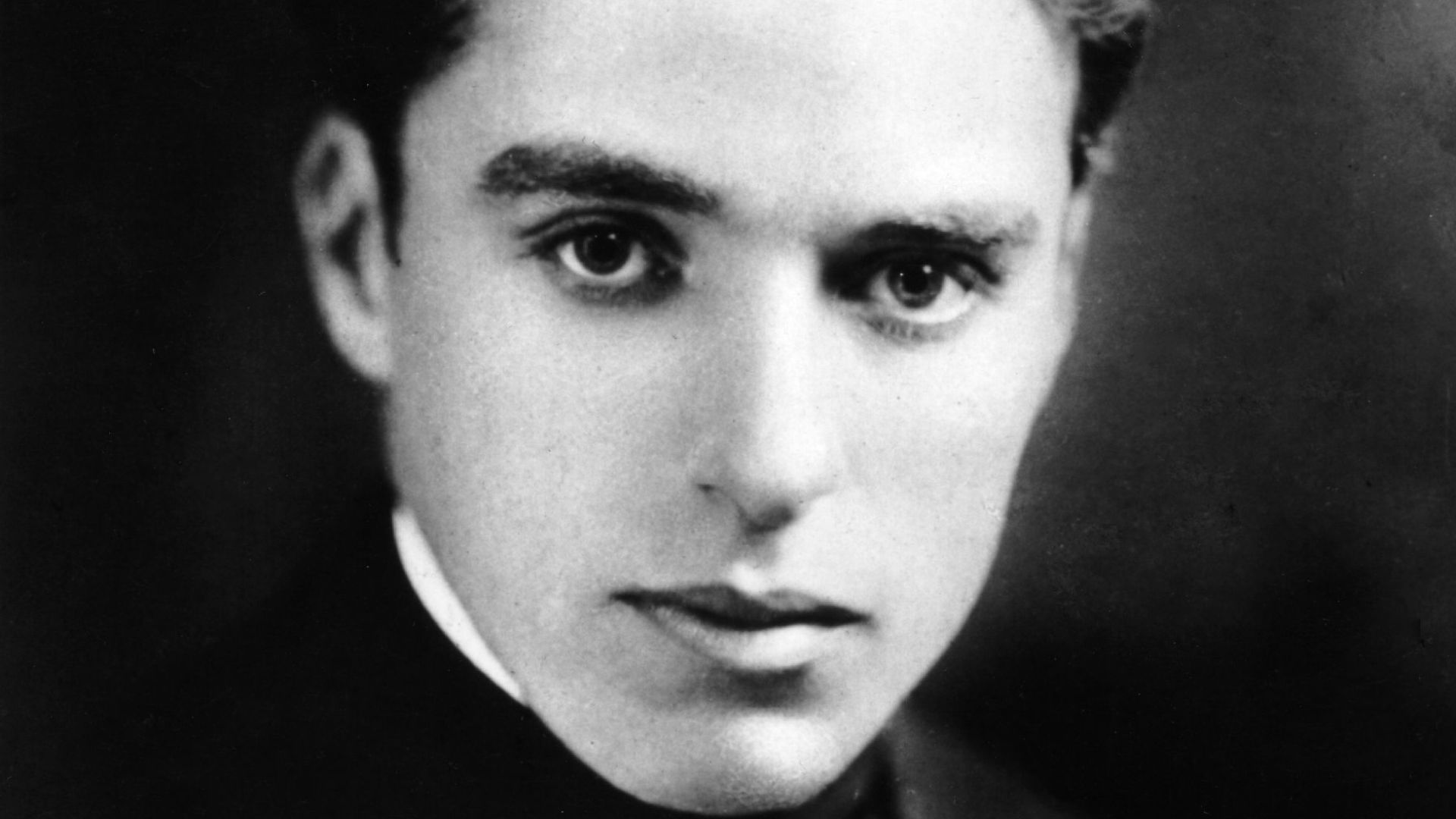 A photograph of Charlie Chaplin made ​​in the United States during his youth.