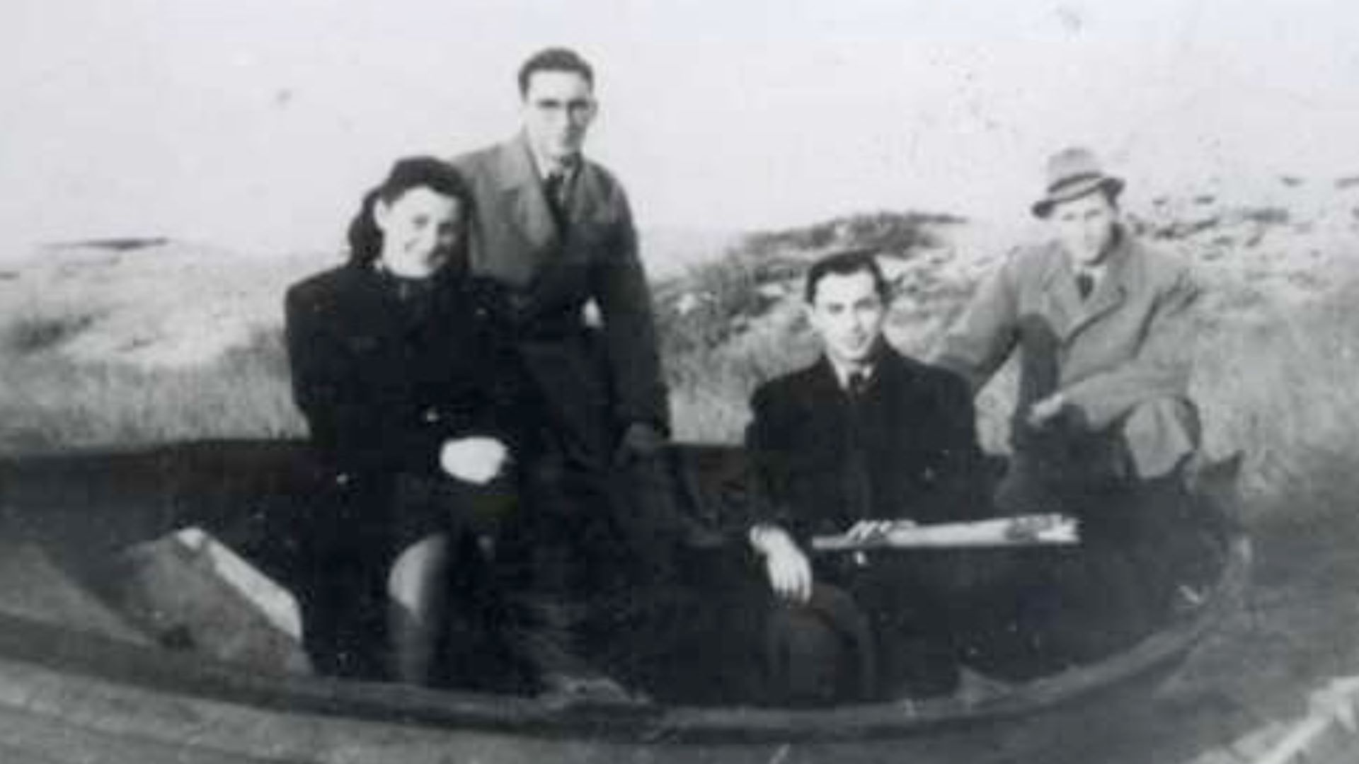 Danish jews arrive in Sweden October 6, 1943 after having been helped out of the country by the Danish resistance. Notice that one of the oars have broken. Luckily it happened closed to the Swedish shore!