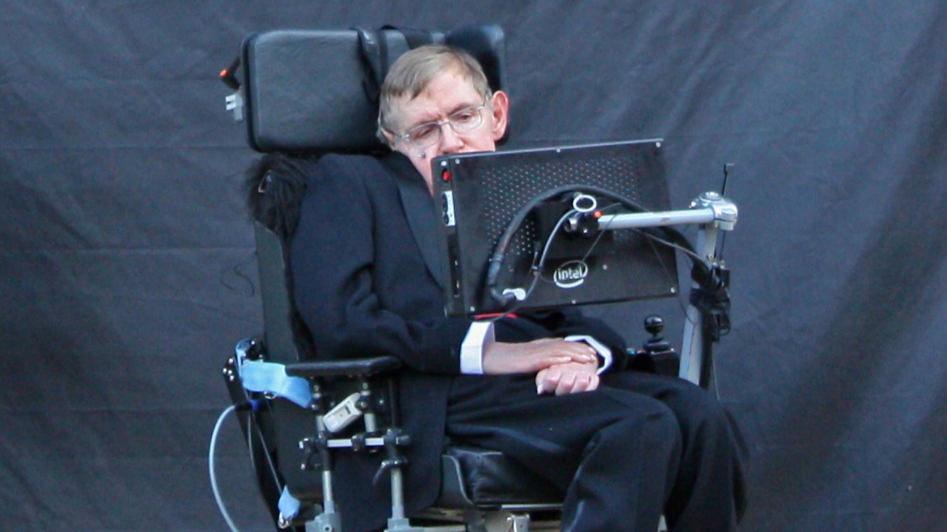 At the unveiling of the Corpus Clock: Professor Christopher Andrew (left), President of Corpus Christi College, Cambridge; Dr John Taylor (centre), an horologist and former student at Corpus Christi College, Cambridge; Professor Stephen Hawking (right)