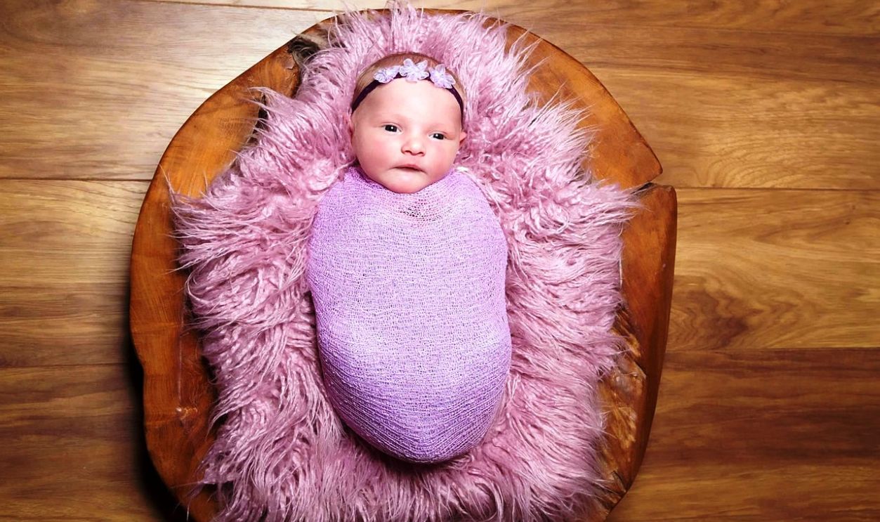 Infant newborn baby swaddle