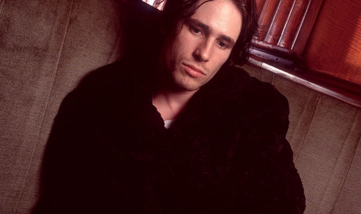 Portrait of singer Jeff Buckley at the Green Mill, Chicago, Illinois, November 18, 1994. 