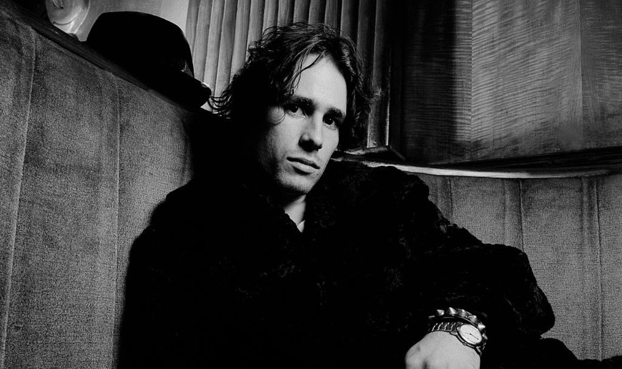 Portrait of singer Jeff Buckley at the Green Mill, Chicago, Illinois, November 18, 1994. 