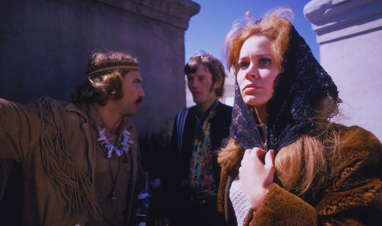 Gettyimages - 3043034, Hopper, Fonda, & Black Filming 'Easy Rider' American actor and director Dennis Hopper (L) discusses a scene from 'Easy Rider,' with fellow actors Peter Fonda & Karen Black, New Orleans, Louisiana, 1968.