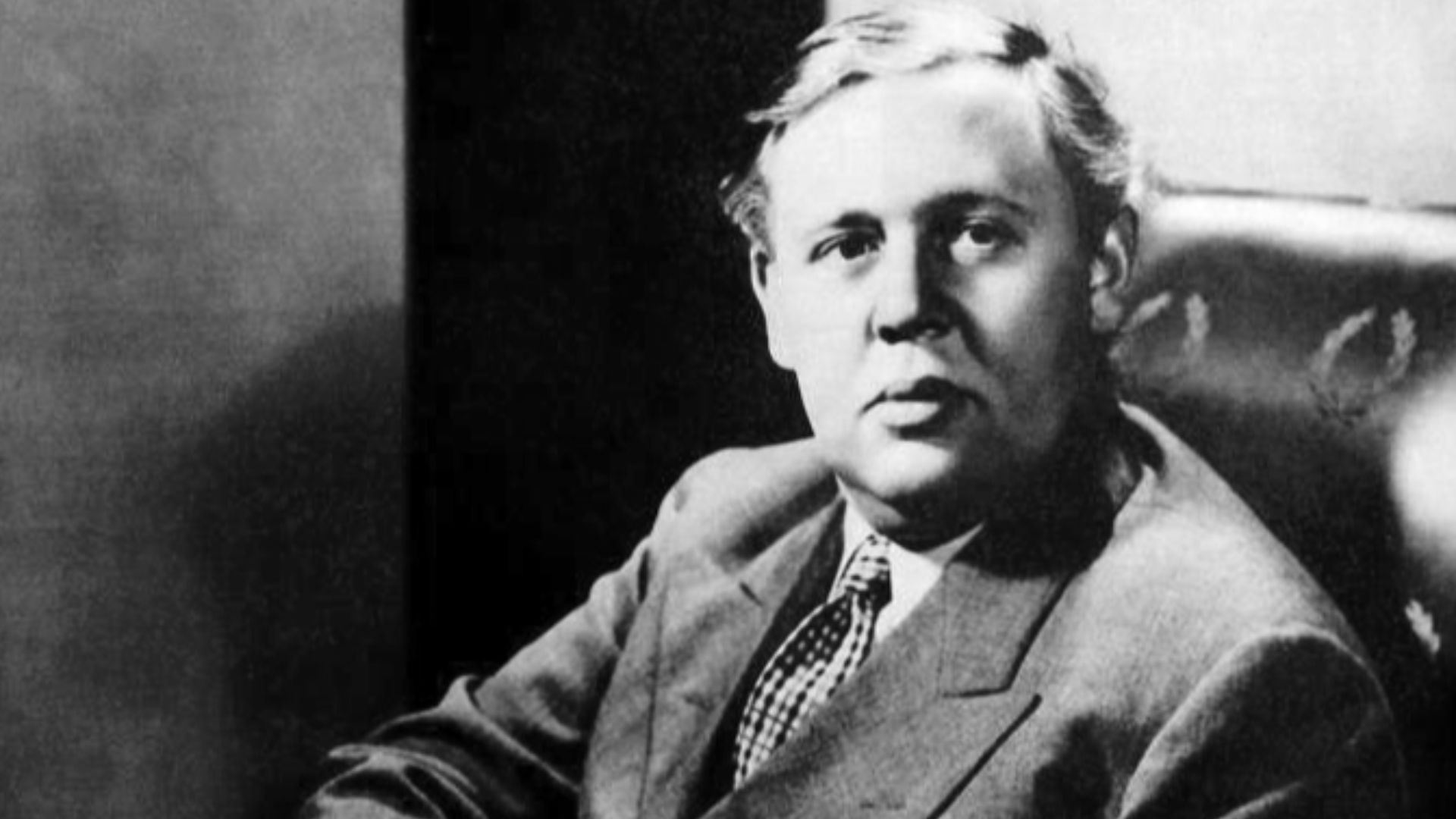 Portrait photograph of actor Charles Laughton