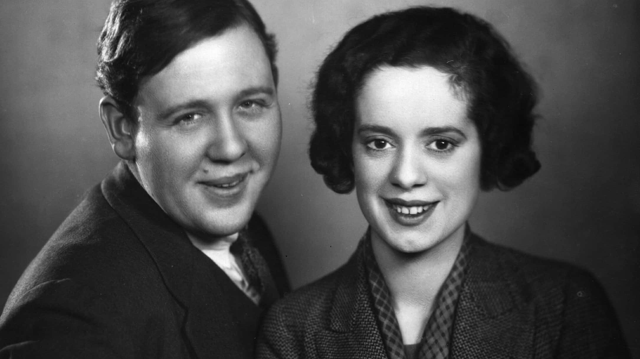 British film stars Charles Laughton (1899 - 1962) and his wife Elsa Lanchester (1902 - 1986), whom he married in 1929. Lanchester starred as Anne of Cleves opposite Laughton in 'The Private Life of Henry VIII (1933) and went with him to Hollywood in 1934.