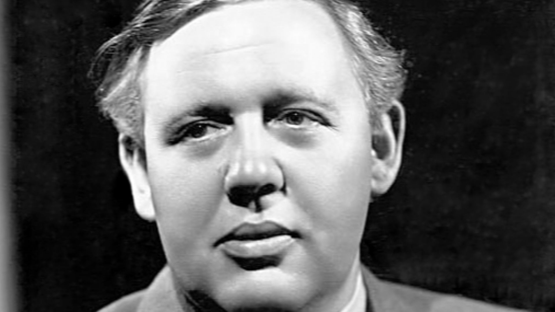 Publicity photo for film The Barretts of Wimpole Street (1934).