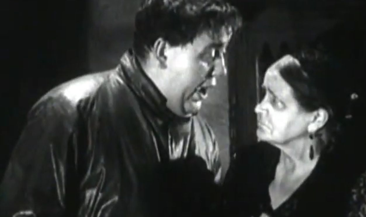 Screenshot from The Old Dark House (1932)