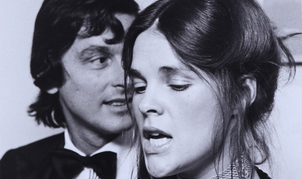 Gettyimages - 	105421886, New York Premiere of Ryan's Daughter Premiere - November 9, 1970 Robert Evans and Ali MacGraw during New York Premiere of Ryan's Daughter Premiere - November 9, 1970 at Museum of Modern Art in New York City, New York, United States. 