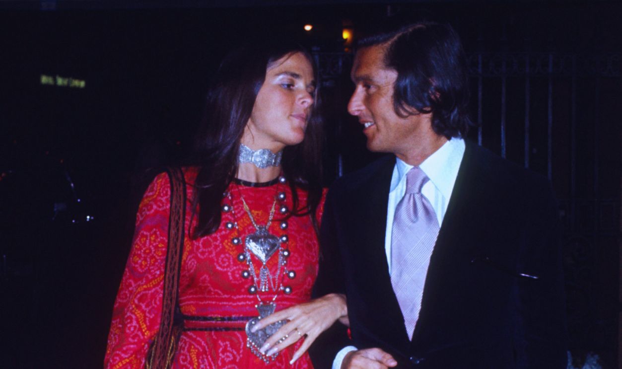 Gettyimages - 78903146, Ali MacGraw and Robert Evans Sighting at 