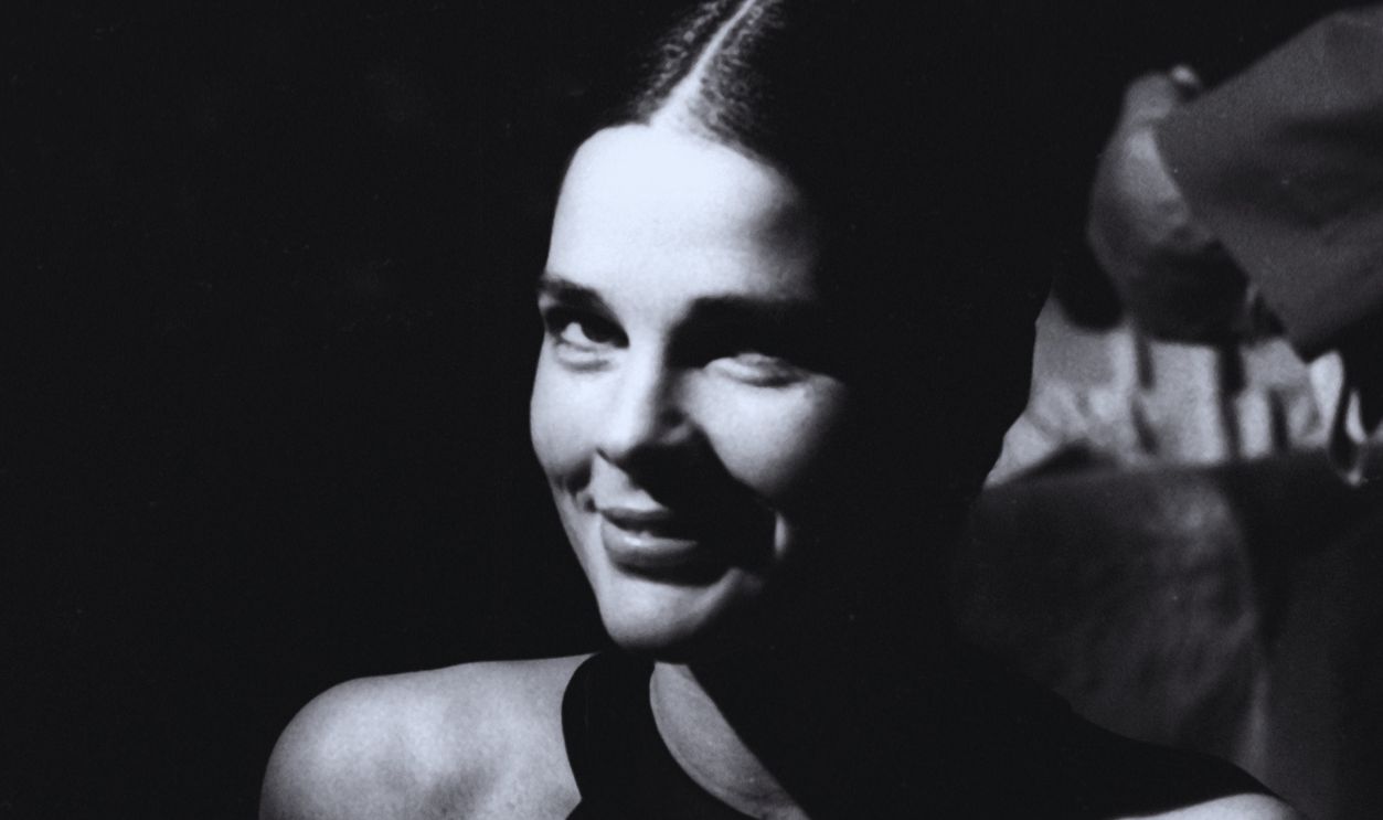 Gettyimages - 	143110445, 29th Annual Golden Globe Awards BEVERLY HILLS, CA - FEBRUARY 6: Ali MacGraw attends 29th Annual Golden Globe Awards on February 6, 1972 at the Beverly Hilton Hotel in Beverly Hills, California. 