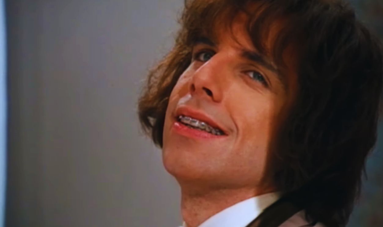 Screenshot from There’s Something About Mary (1998) 