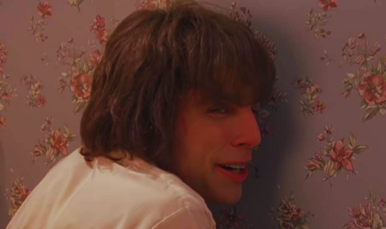 Screenshot from There’s Something About Mary (1998) 