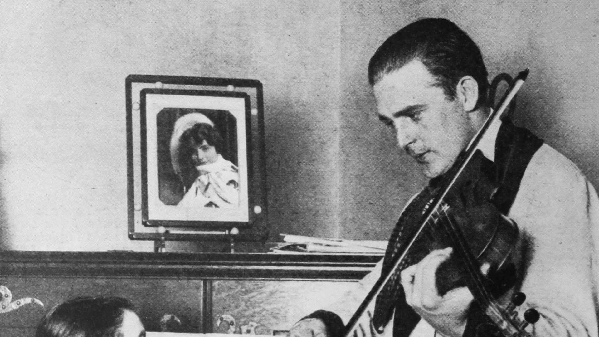 Photograph of Dorothy and Wallace Reid at home