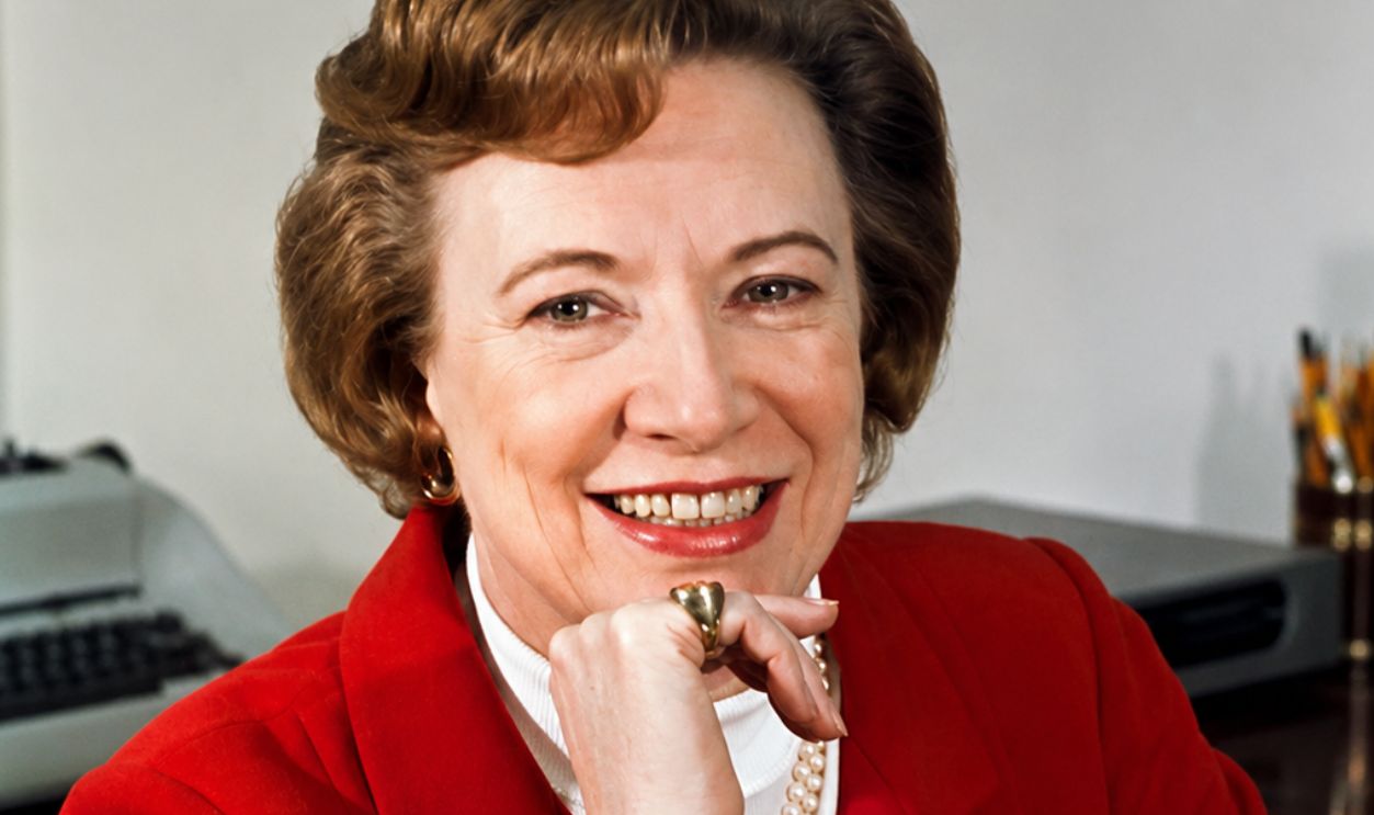 File:Rose Mary Woods photo portrait as personal secretary to the President, color, seated.jpg