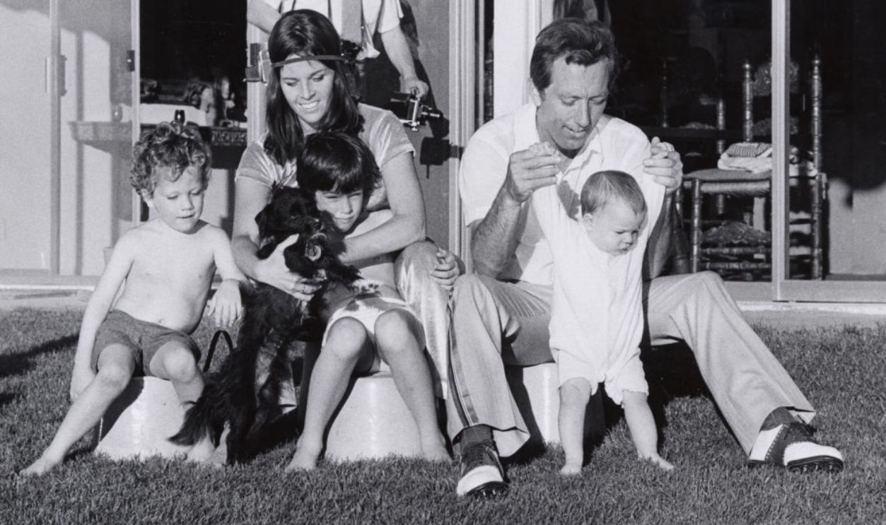 Andy Williams, wife Claudine Longet, & children Noelle, Christian, & Bobby