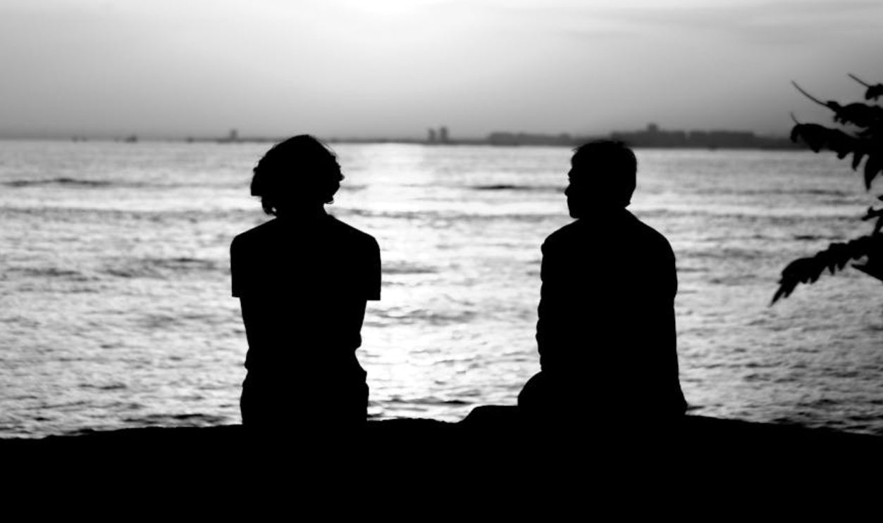 friends talking