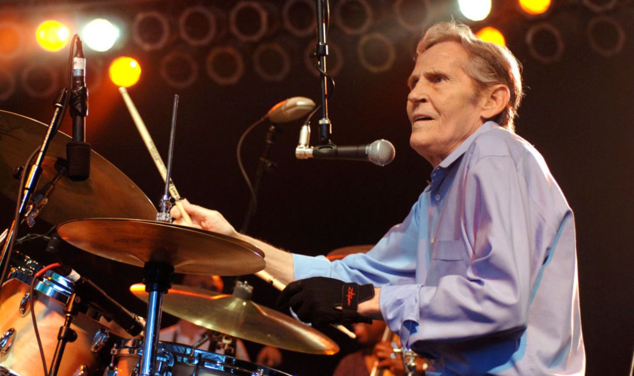 Levon Helm performs during Bonnaroo 2008 on June 13, 2008 in Manchester, Tennessee. 