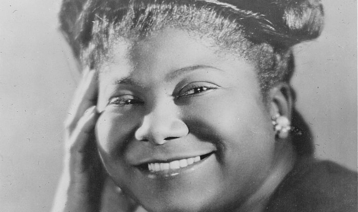 Mahalia Jackson, studio portrait, United States, 1948.