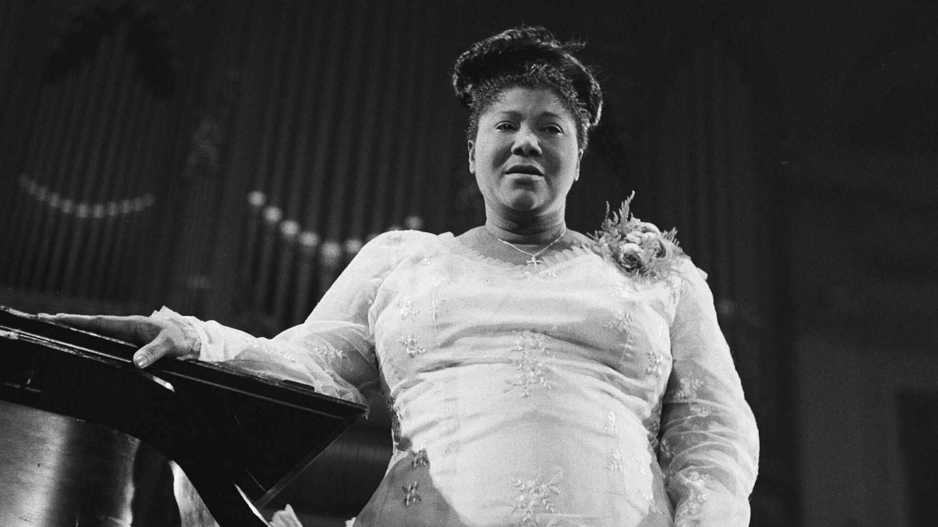 Collectie / Archief : Fotocollectie Anefo
Reportage / Serie : [ onbekend ]
Beschrijving : Optreden van Mahalia Jackson in Concertgebouw
Datum : 23 april 1961
Locatie : Amsterdam, Noord-Holland
Trefwoorden : concerten, gospels, jazz, muziek, zangeressen
Pe
