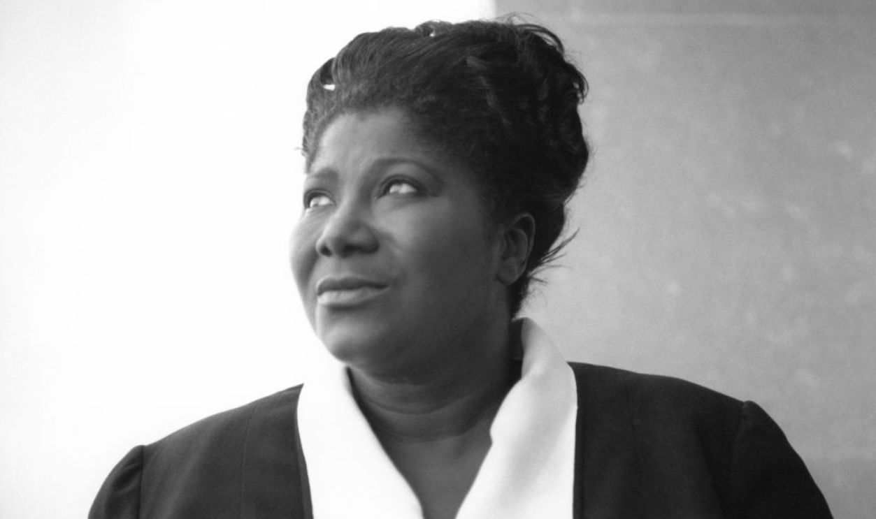UNSPECIFIED - circa 1970 Photo of Mahalia JACKSON