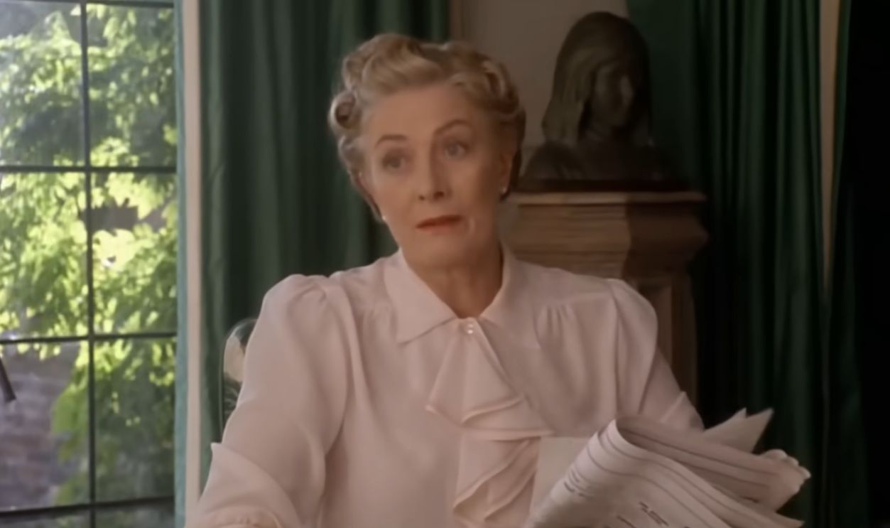 Screenshot from The Gathering Storm (2002)
