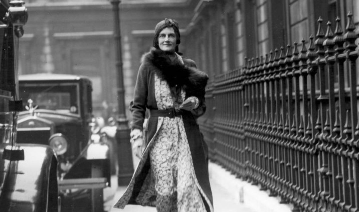 2nd May 1931: Lady Clementine Churchill, wife of Winston Churchill, outside the Royal Academy, Piccadilly, London.