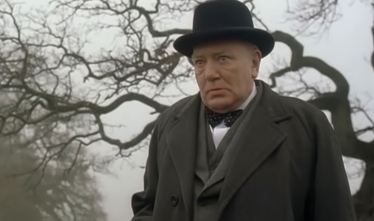 Screenshot from The Gathering Storm (2002)